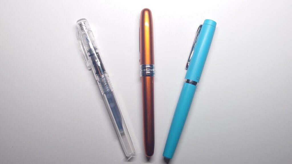 万年筆のプレピー・プレジール・プロシオンを並べた写真｜初心者向けに軸素材と特徴の違いを解説する記事用画像